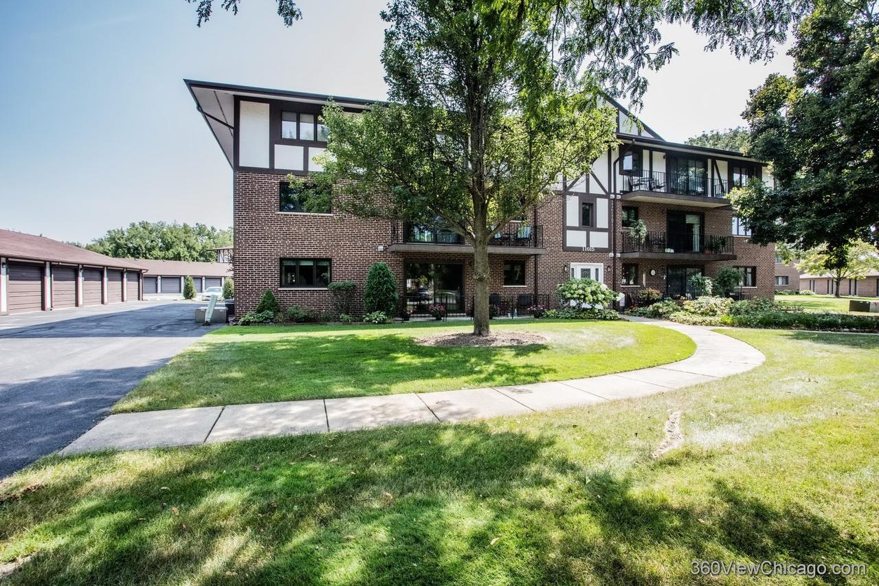 11015 S Theresa Cir. #3B, Palos Hills, IL 60465