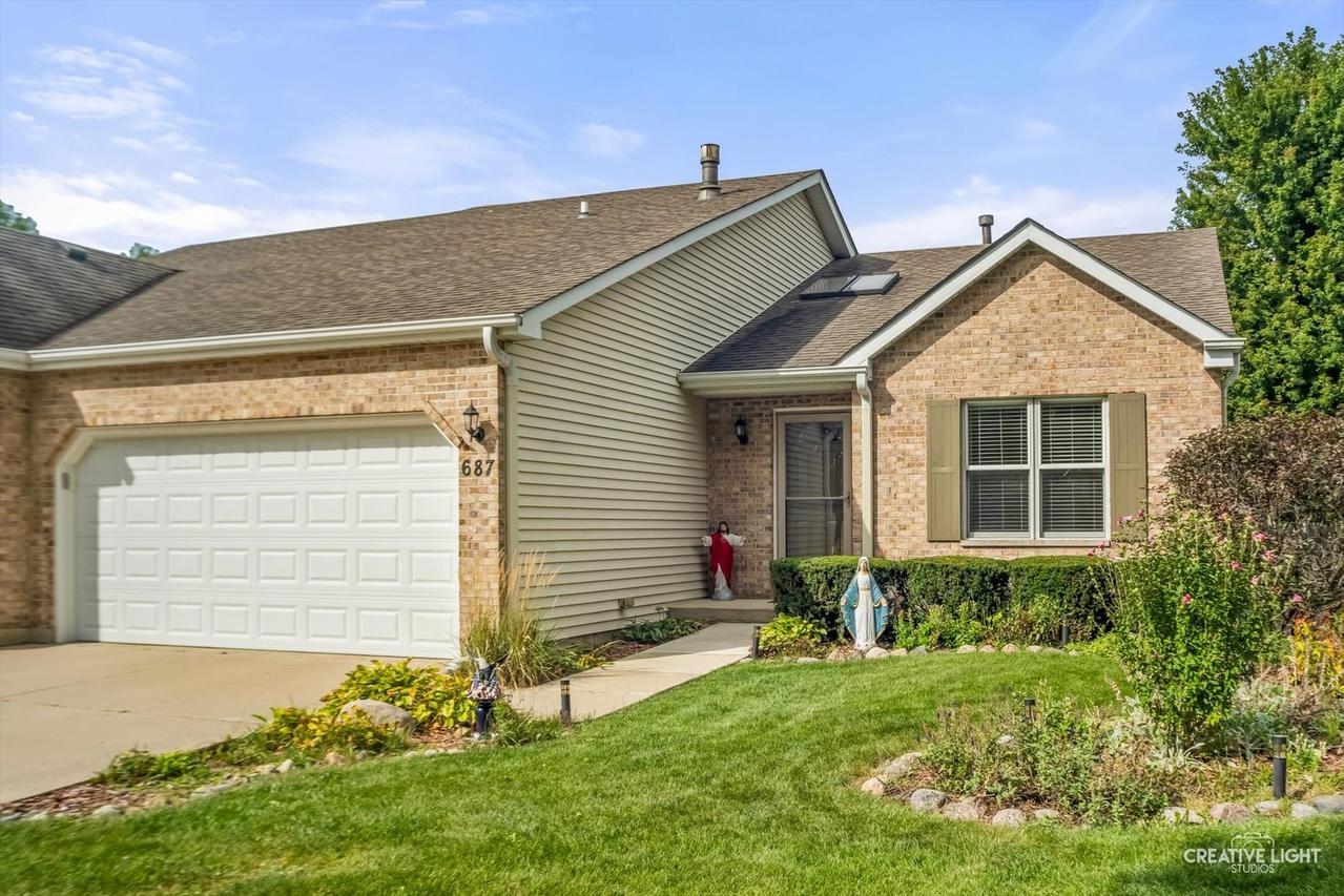 687 S Elizabeth St., Maple Park, IL 60151