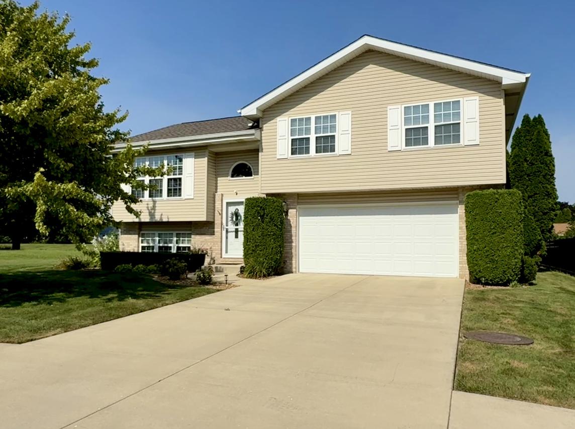 684 Cherokee Dr., Bourbonnais, IL 60914