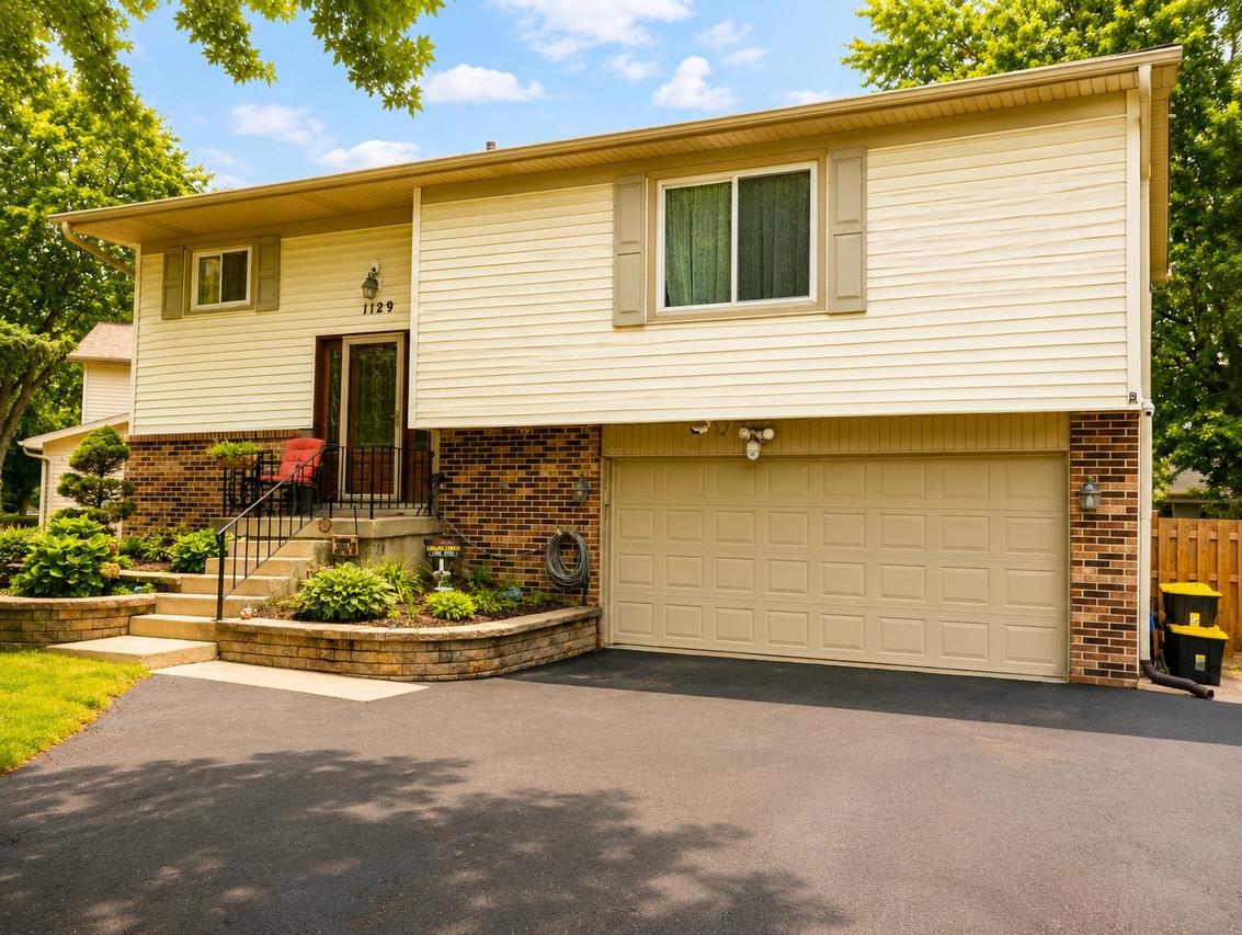 1129 Bramble Ave., Bolingbrook, IL 60490