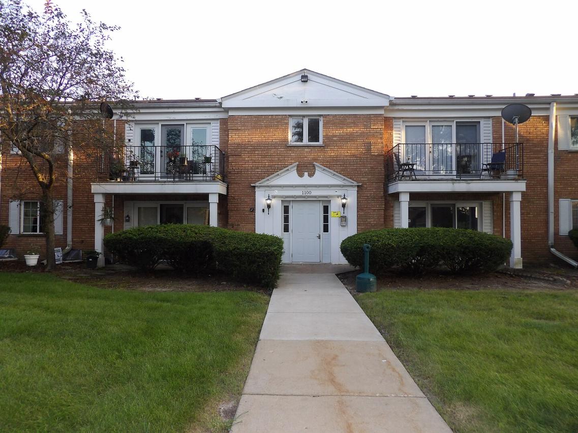 1100 N Farnsworth Ave. #2A, Aurora, IL 60505