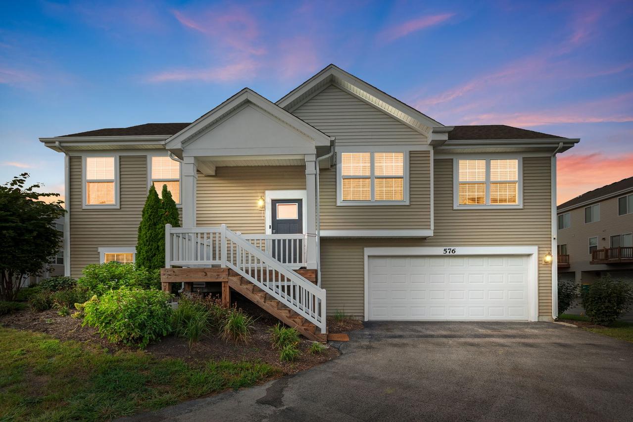 576 Spring Leaf Dr., Joliet, IL 60431