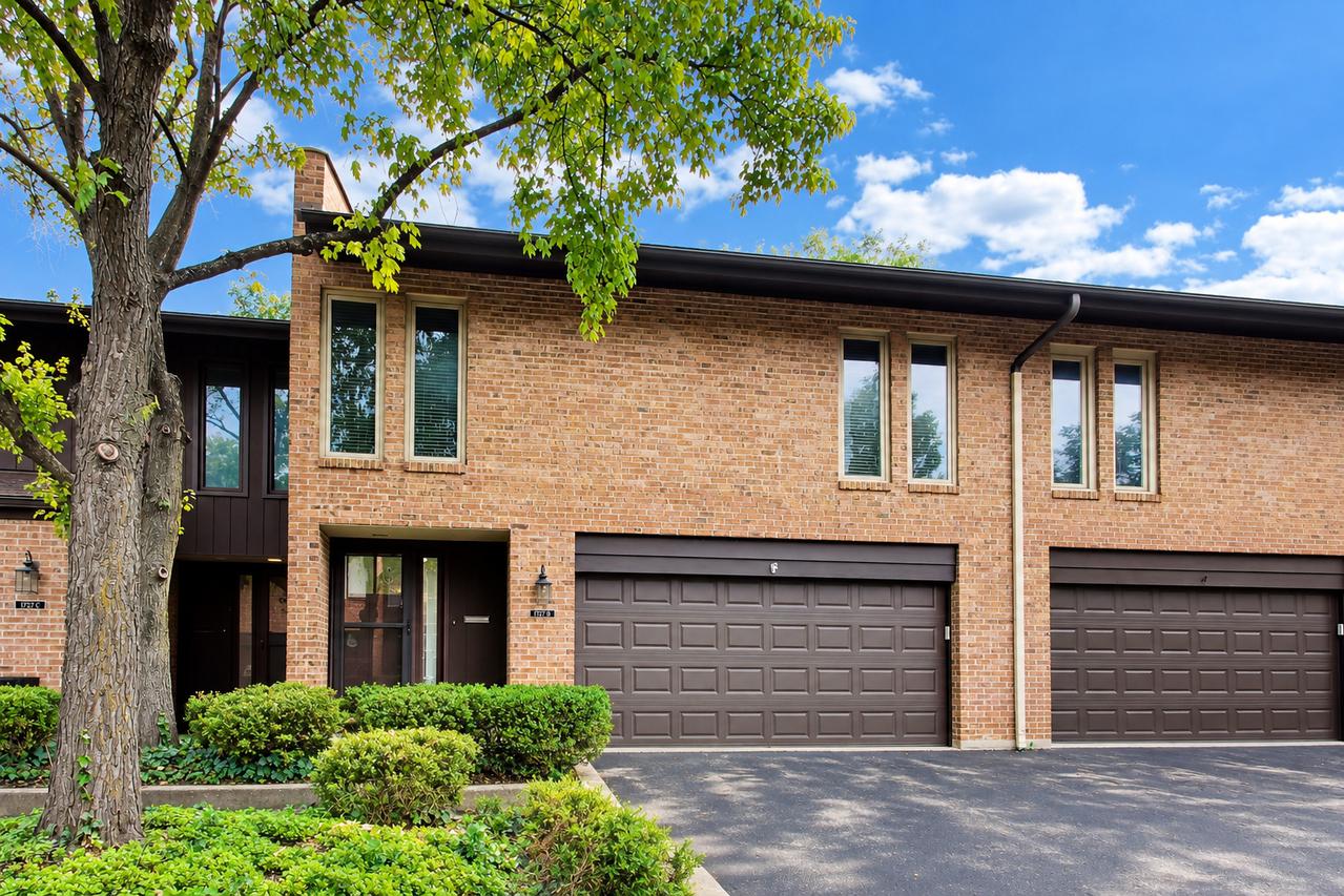 1712 Wildberry Dr. #B, Glenview, IL 60025