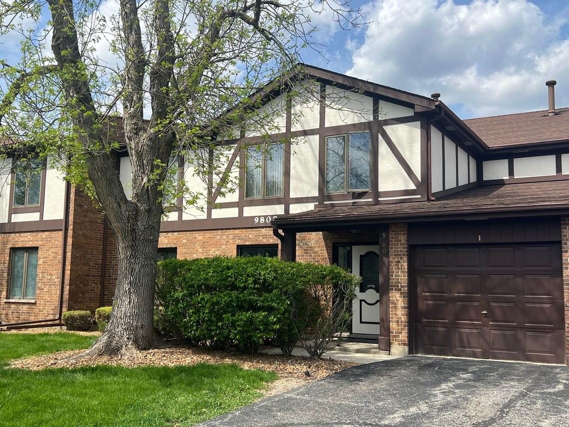 9808 Mill Dr. #2B, Palos Park, IL 60464