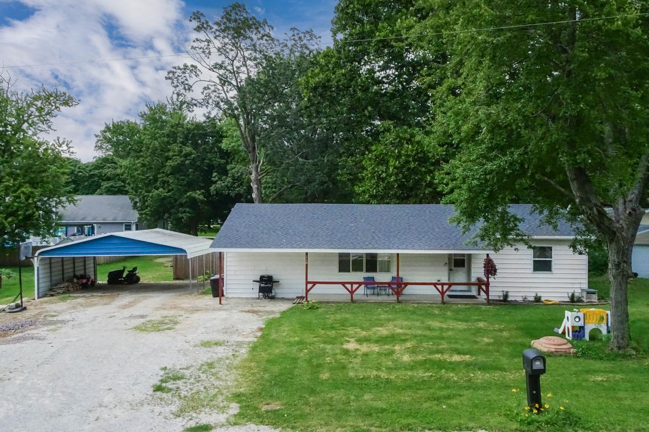 110 S. Grant St., Saybrook, IL 61770