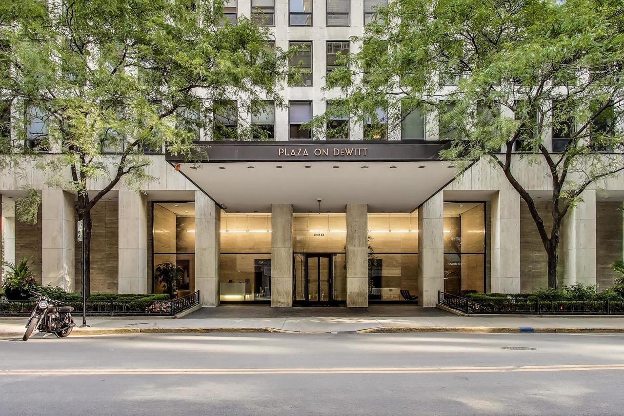 260 E Chestnut St. #3706, Chicago, IL 60611