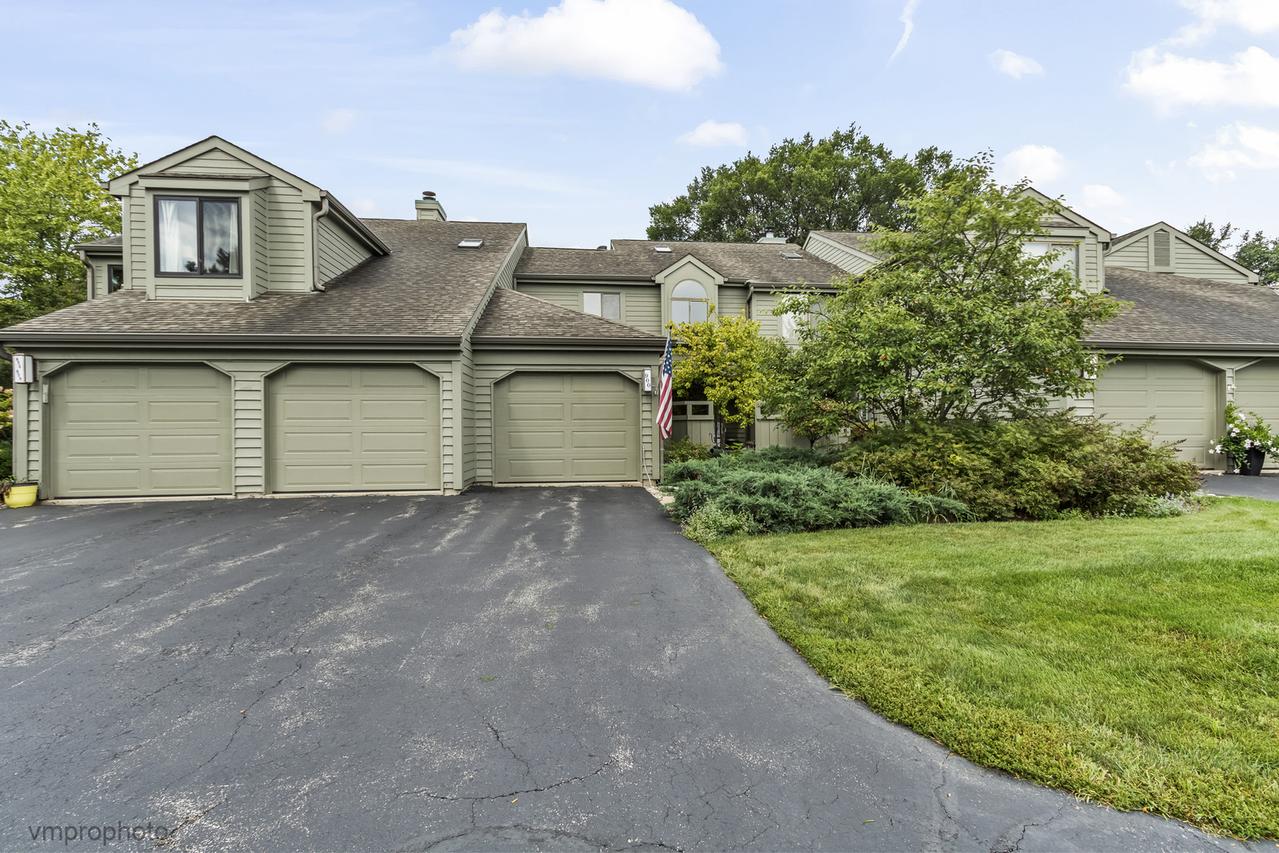 900 Shoreline Rd., Lake Barrington, IL 60010