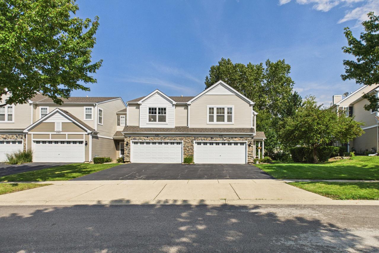 6787 Slate Dr., Carpentersville, IL 60110