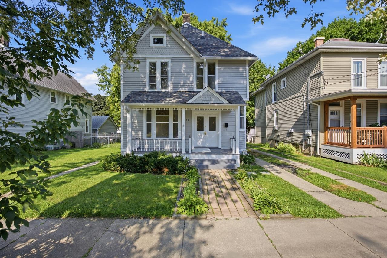 340 Moseley St., Elgin, IL 60123