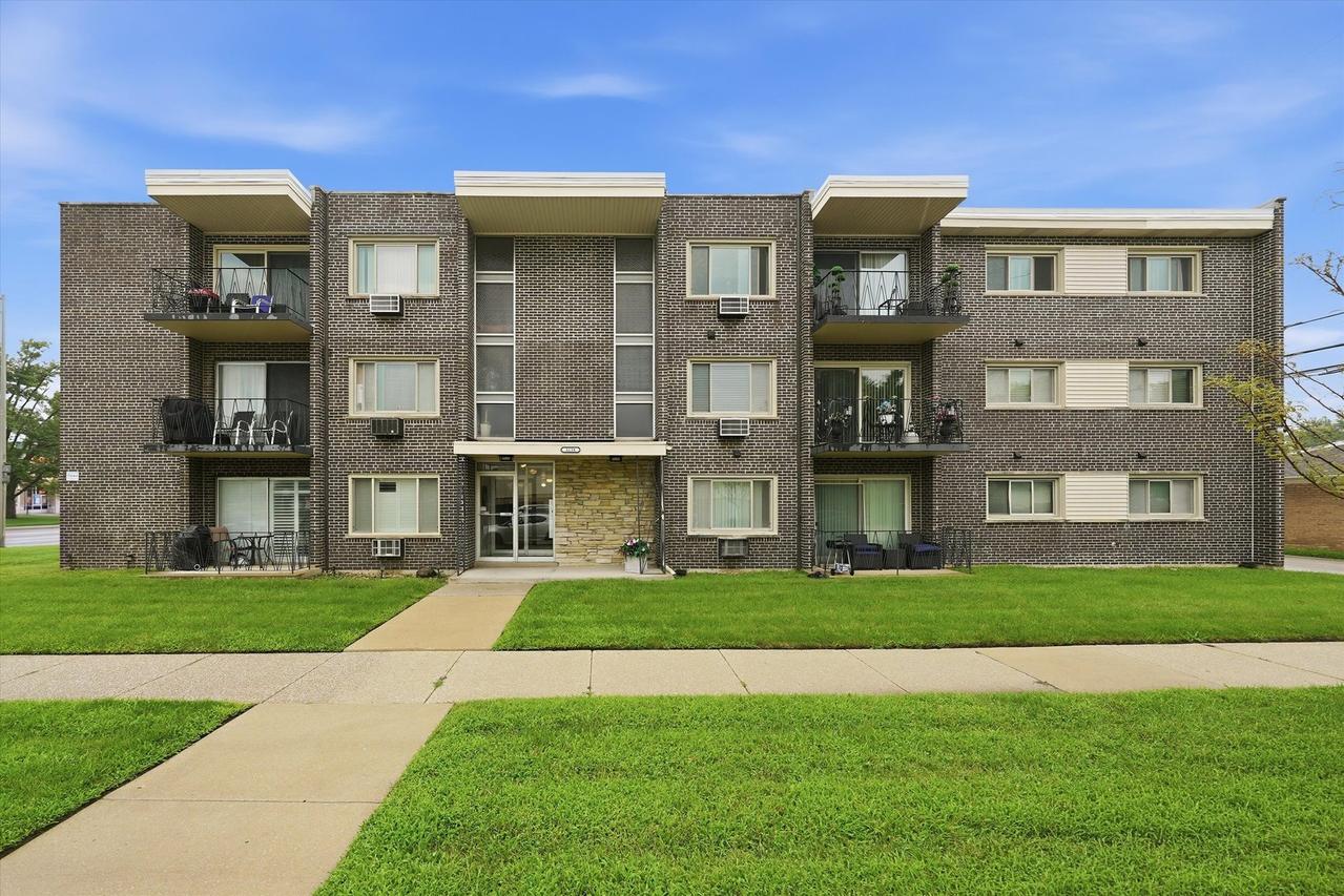 3158 W 88th St. #103, Evergreen Park, IL 60805