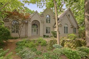 2708 Whiting Ct., Mchenry, IL 60050