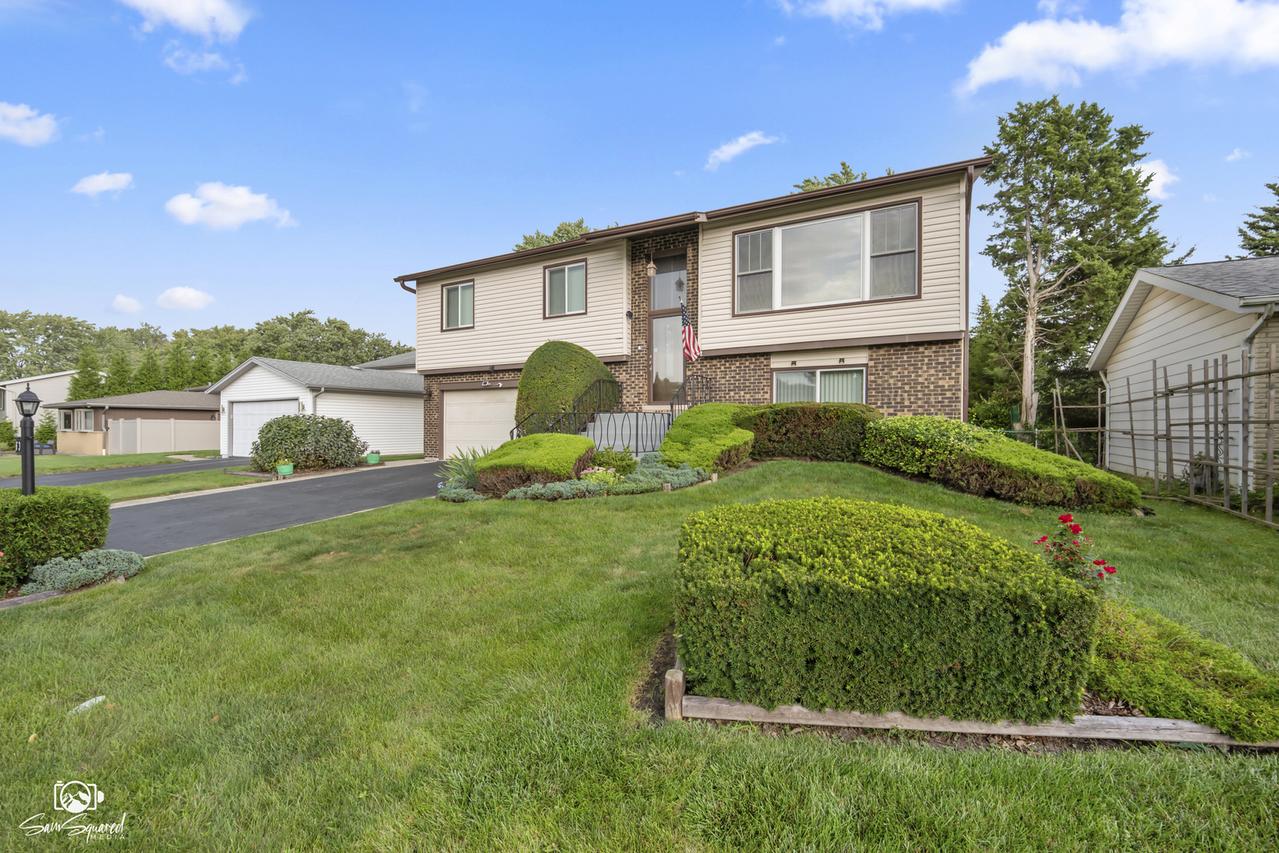 635 N Rumple Ln., Addison, IL 60101