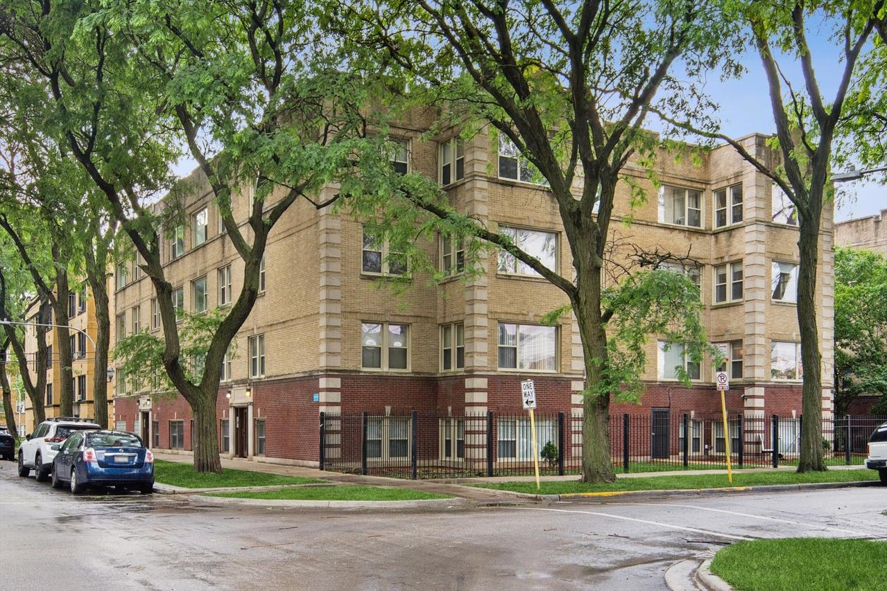 3923 W Ainslie St. #1E, Chicago, IL 60625