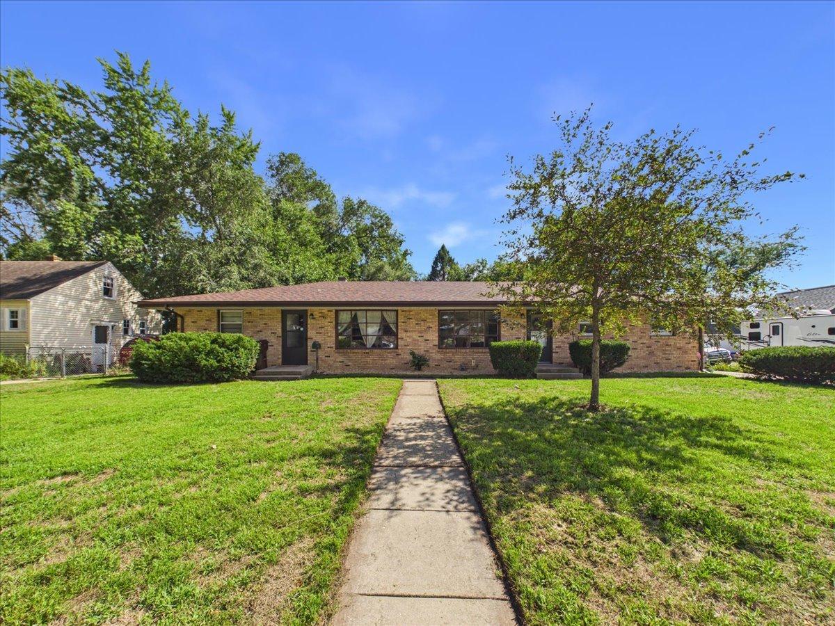 409 Glendale Rd., Loves Park, IL 61111