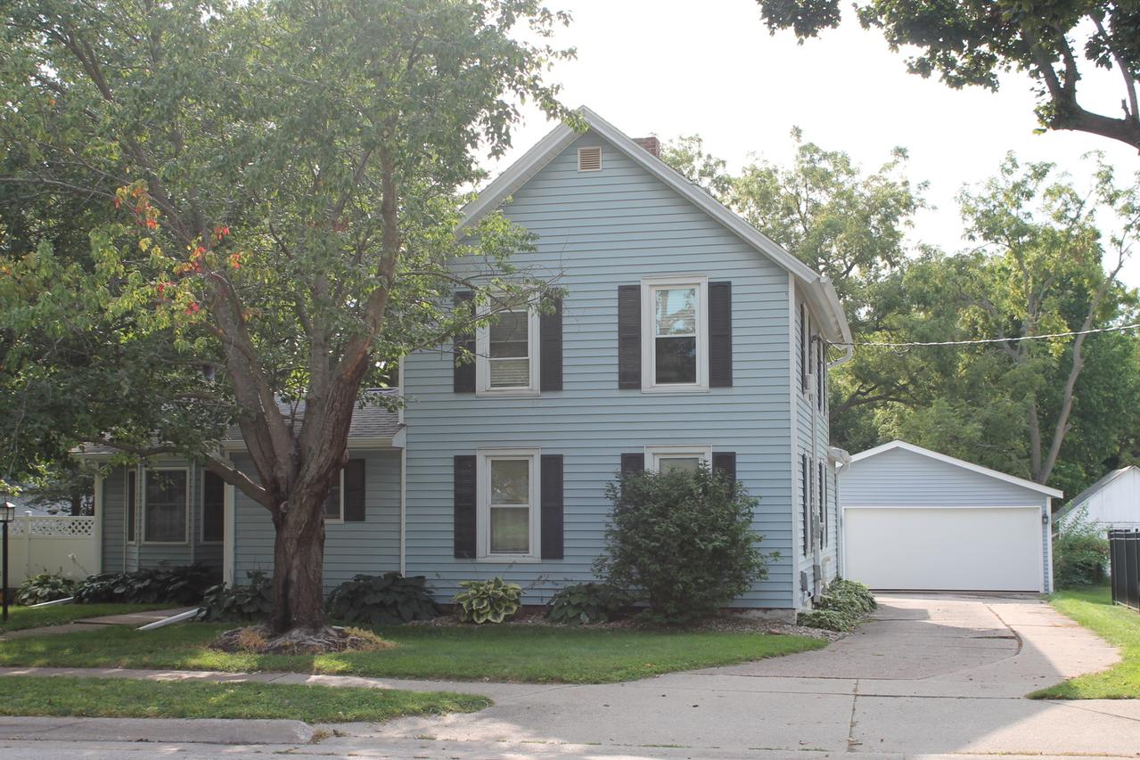 235 S Stewart St., Geneseo, IL 61254