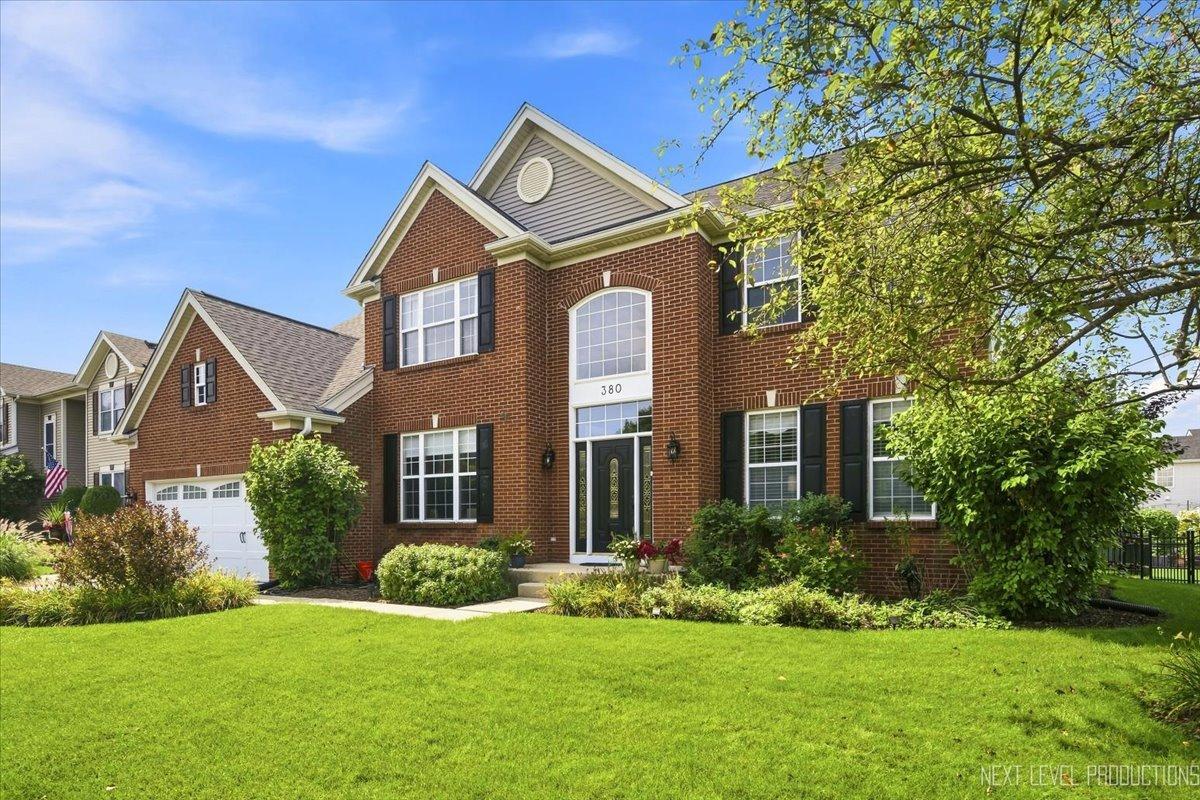 380 Thornwood Way, South Elgin, IL 60177