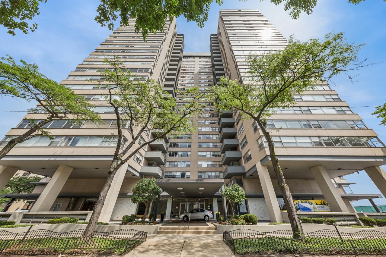 6301 N Sheridan Rd. #11K, Chicago, IL 60660