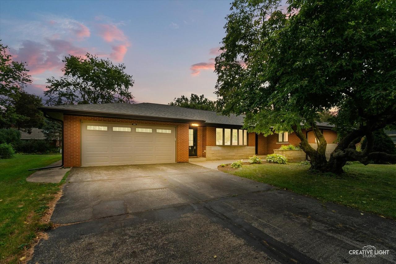 390 Lra Dr., Aurora, IL 60506