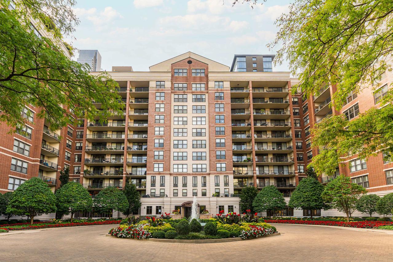 55 W Delaware Pl. #1007, Chicago, IL 60610