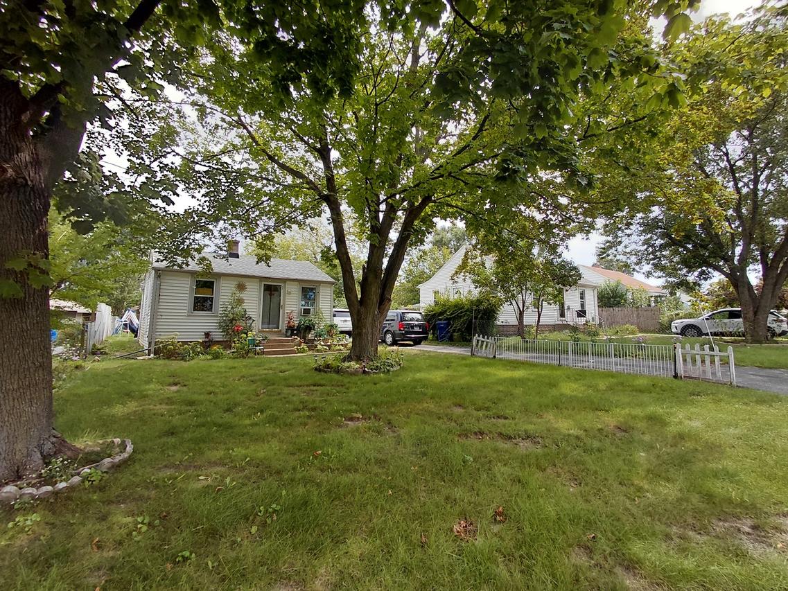 117 Baldwin Ave., Waukegan, IL 60085