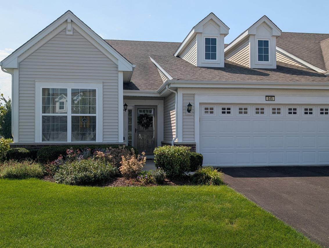 545 N Falls Cir., Pingree Grove, IL 60140