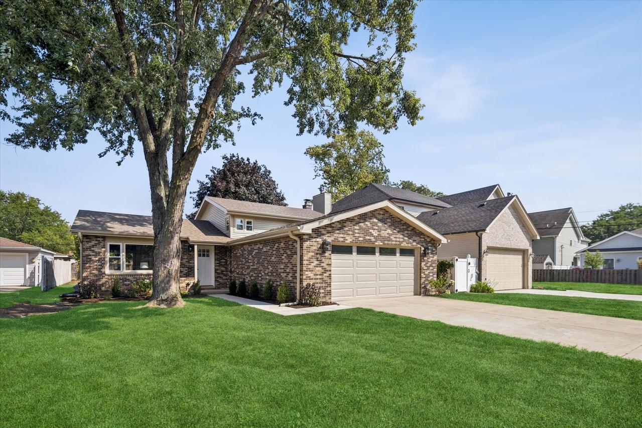 525 N Clarendon Ave., Lombard, IL 60148
