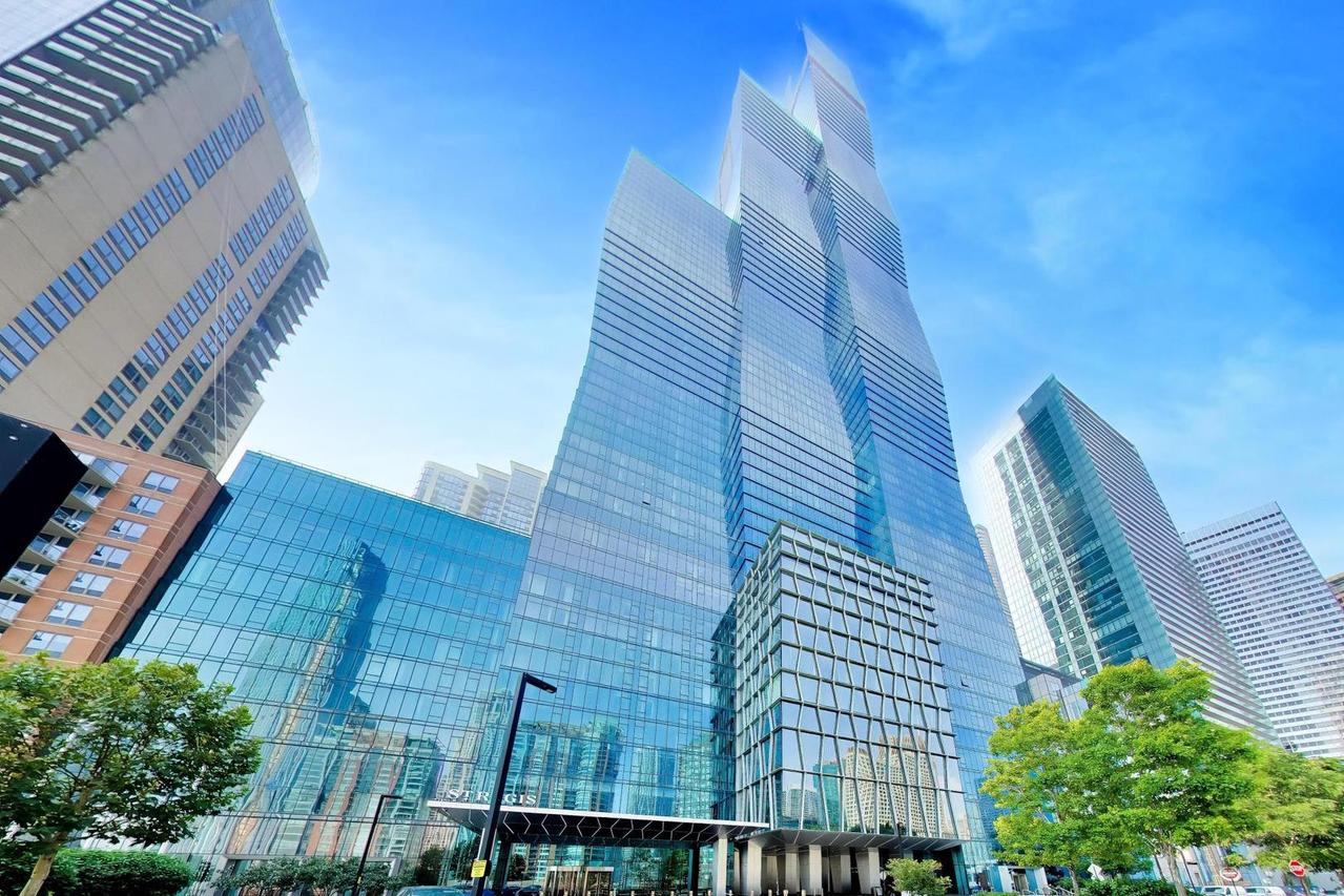 363 E Wacker Dr. #4803, Chicago, IL 60601