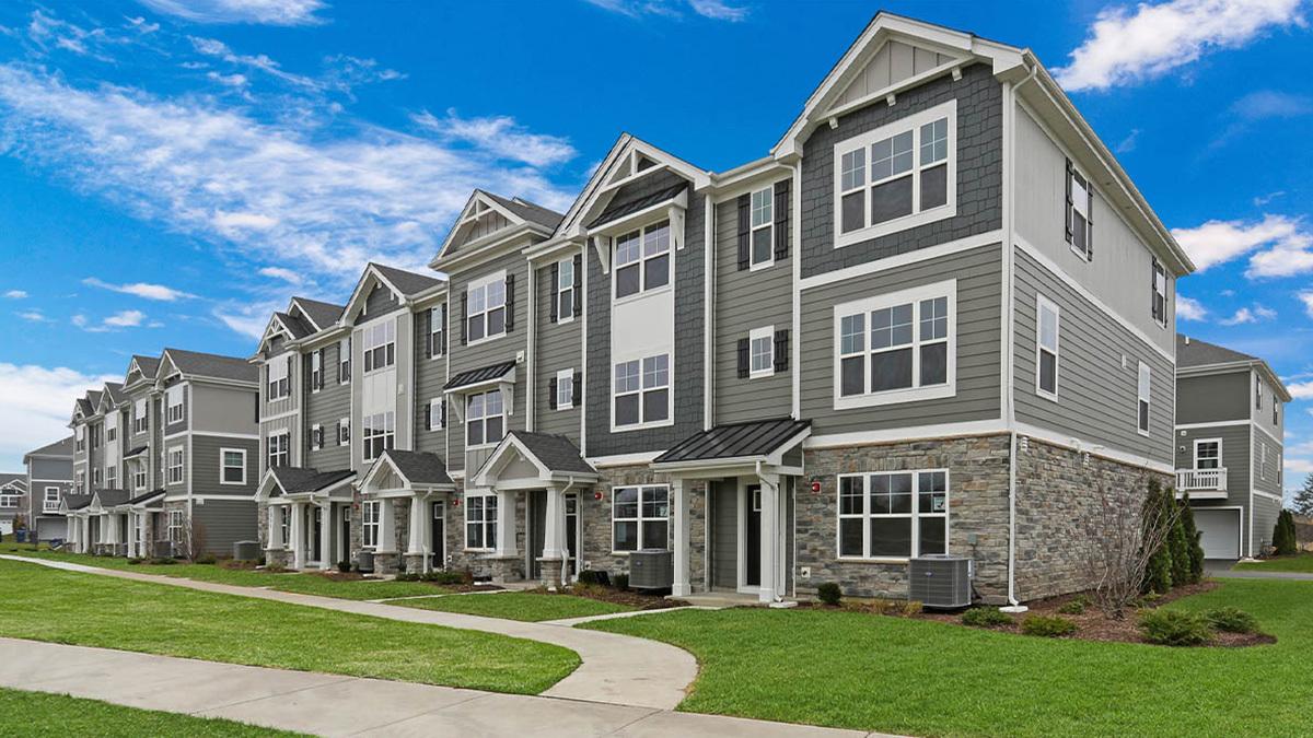 299 Basin Ct., St. Charles, IL 60174
