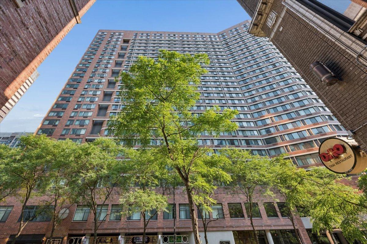 211 E Ohio St. #2706, Chicago, IL 60611
