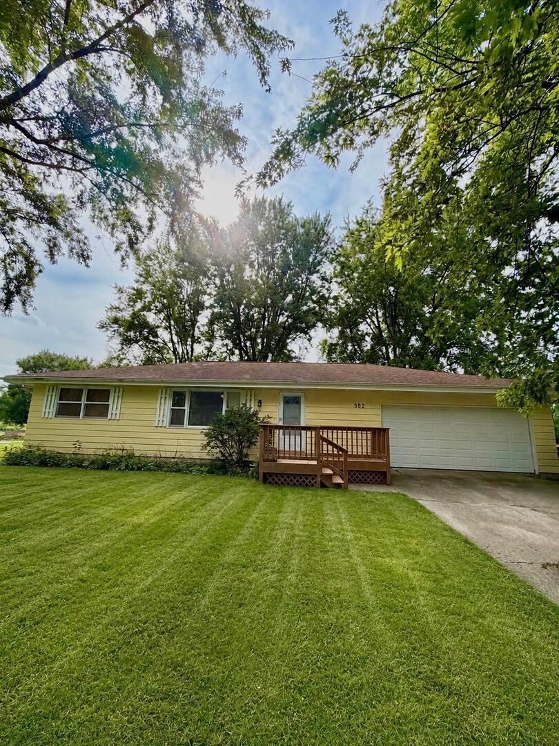 302 S 6th St., Kirkland, IL 60146