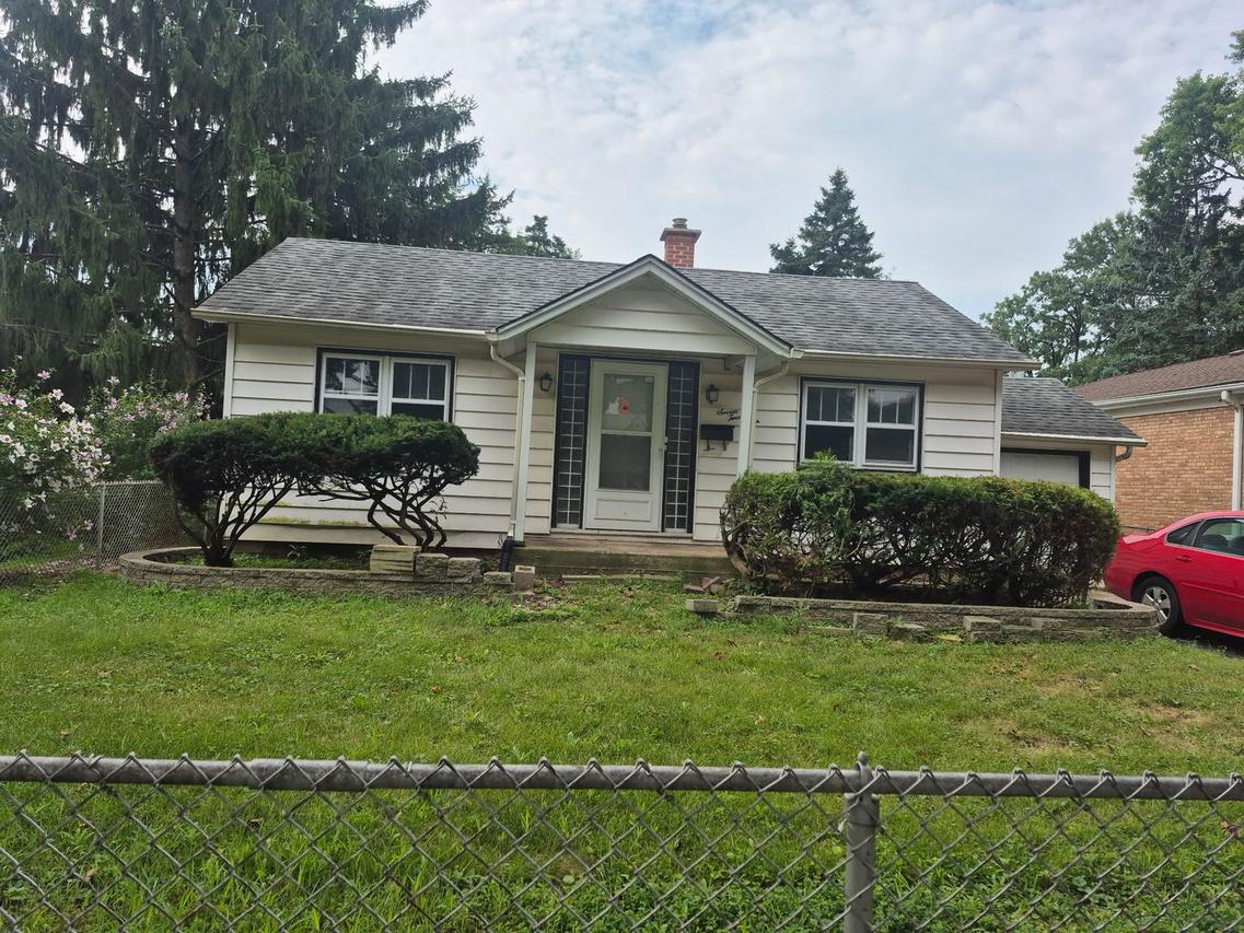 726 E Grand Lake Blvd., West Chicago, IL 60185