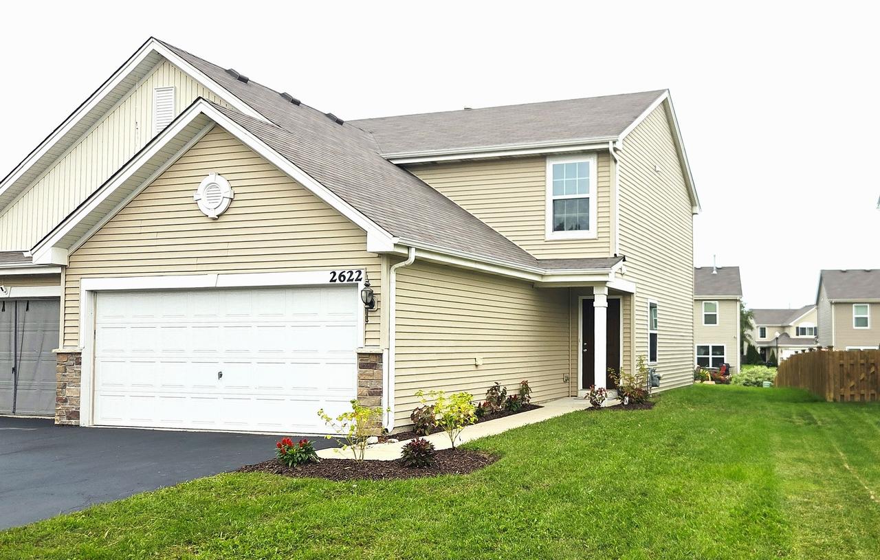 2622 Hearthstone Dr., Hampshire, IL 60140