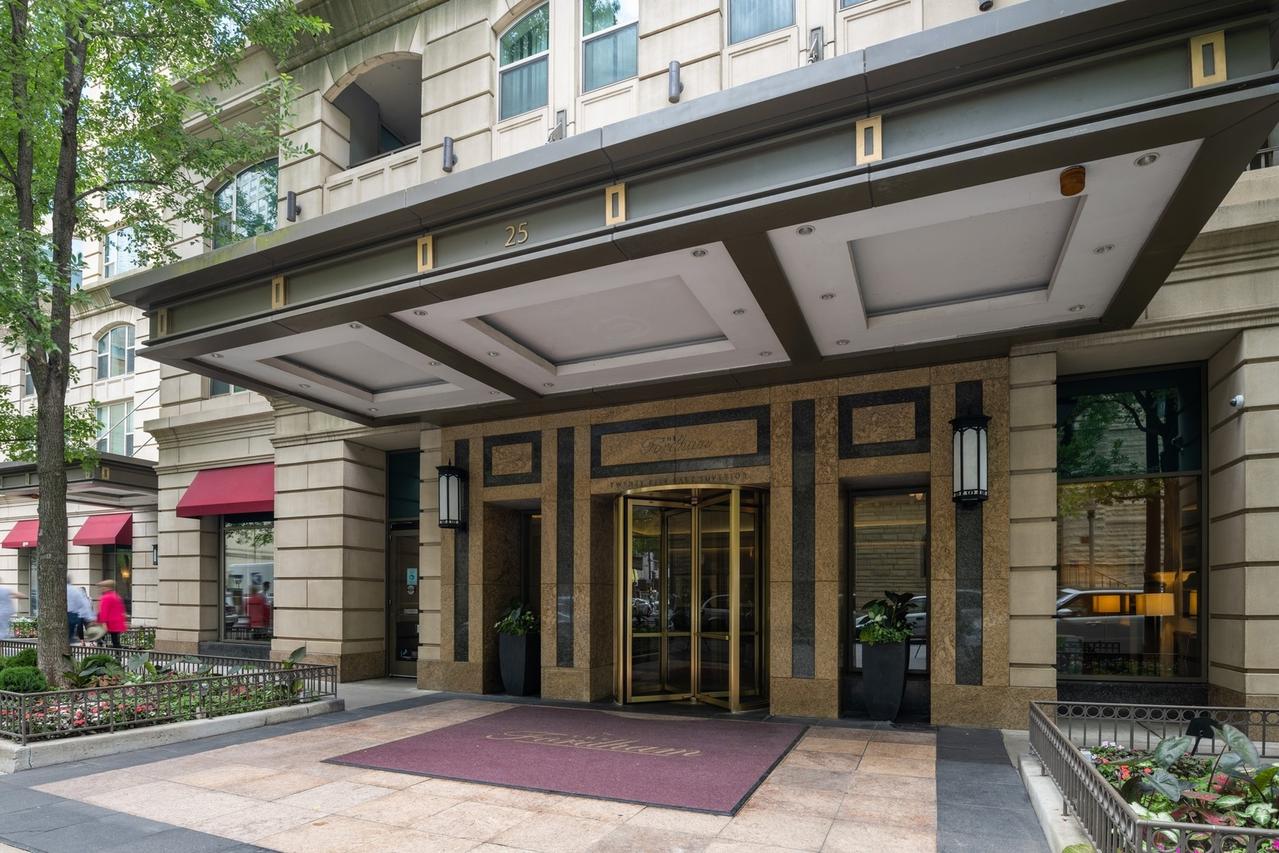 25 E Superior St. #2803, Chicago, IL 60611