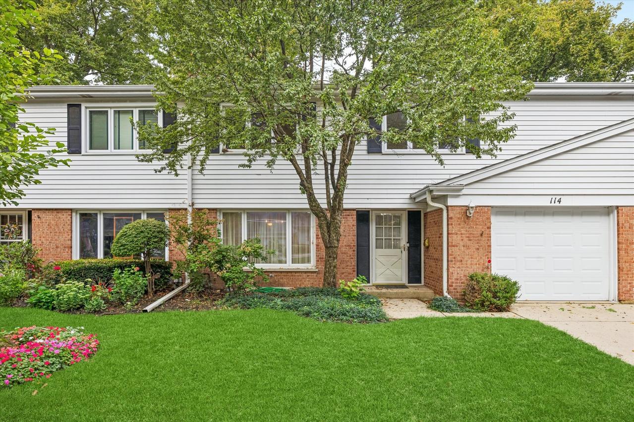 114 N Peartree Ln., Arlington Heights, IL 60004