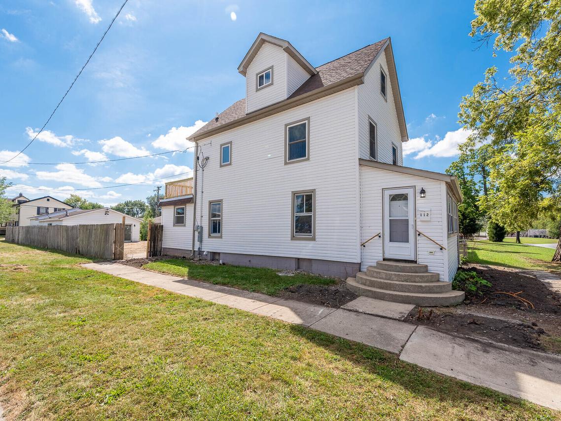 112 S Oak St., Manteno, IL 60950