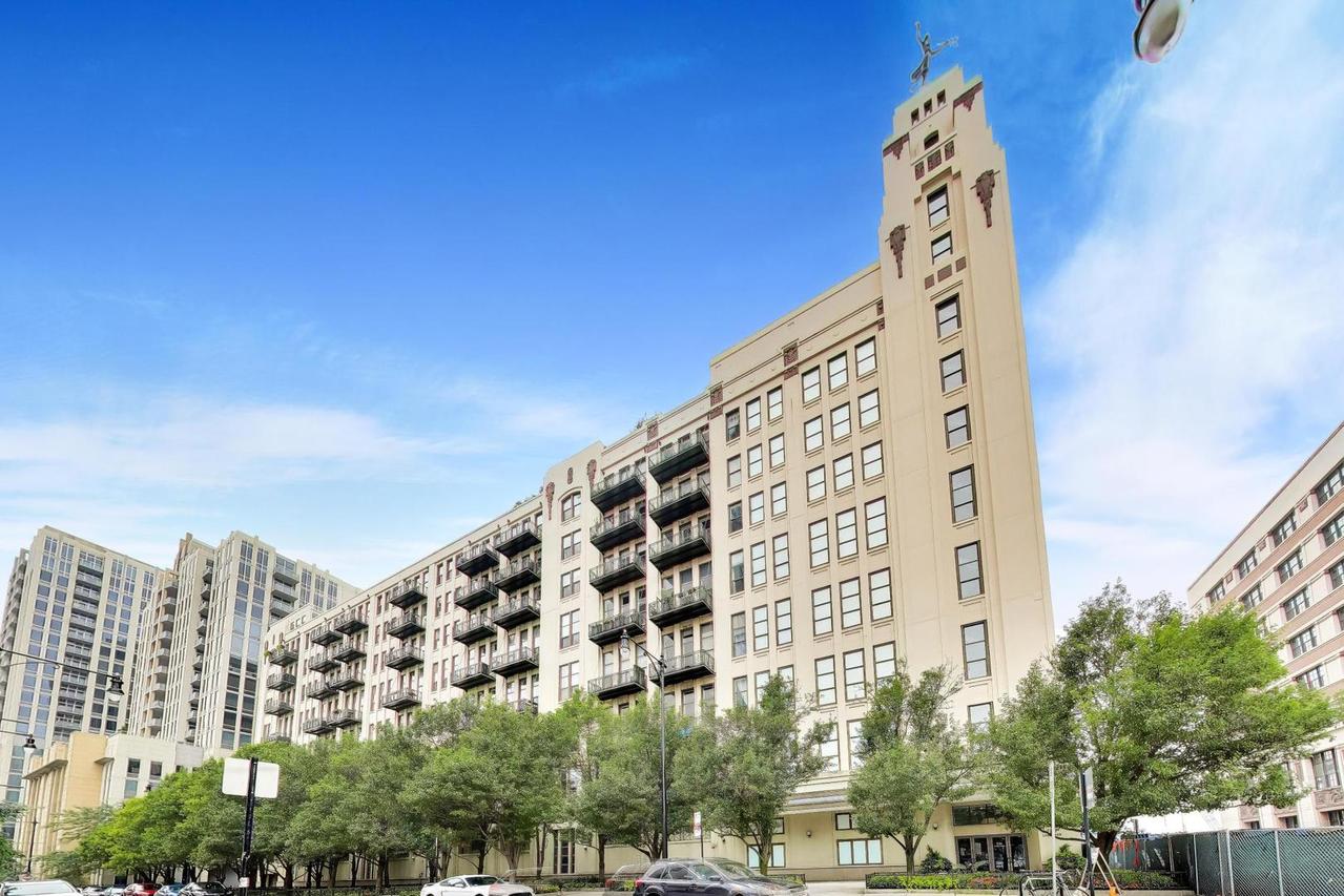 758 N Larrabee St. #630, Chicago, IL 60654