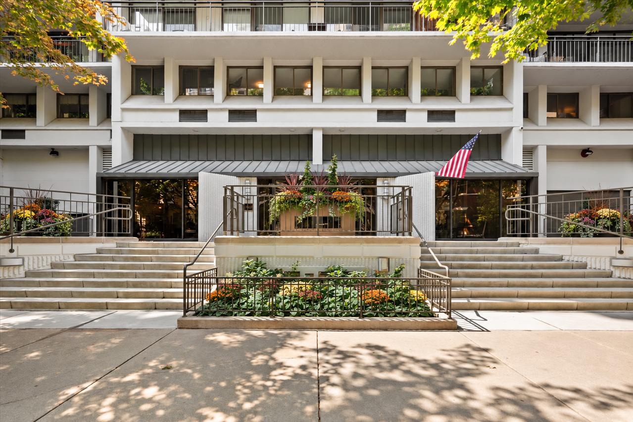 1430 N Astor St. #7C, Chicago, IL 60610