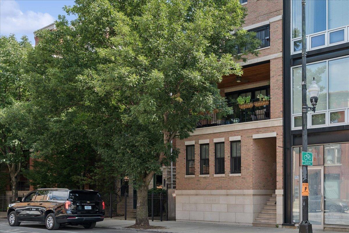 1923 N Damen Ave. #PH, Chicago, IL 60647