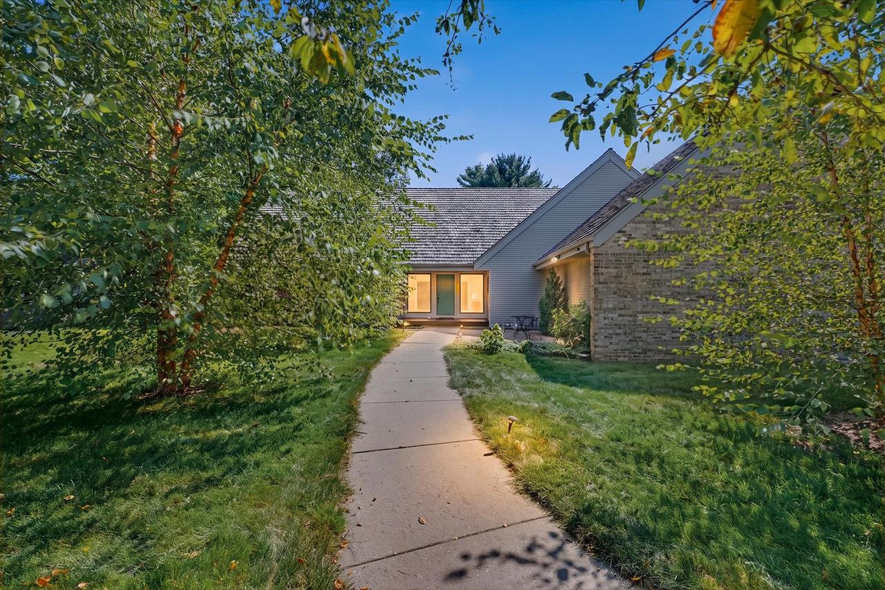 2007 Trout Valley Dr., Champaign, IL 61822