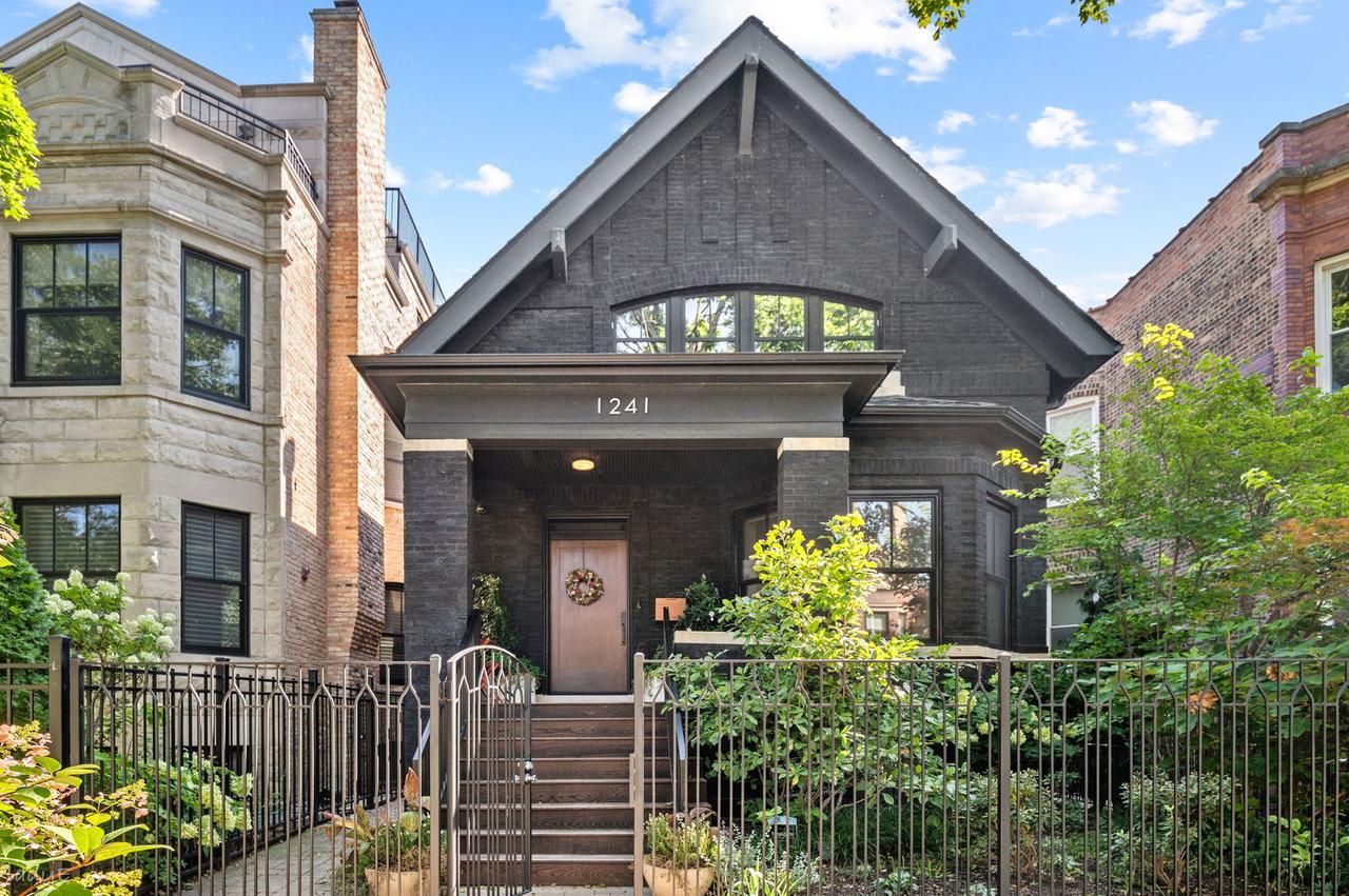 1241 W Eddy St., Chicago, IL 60657