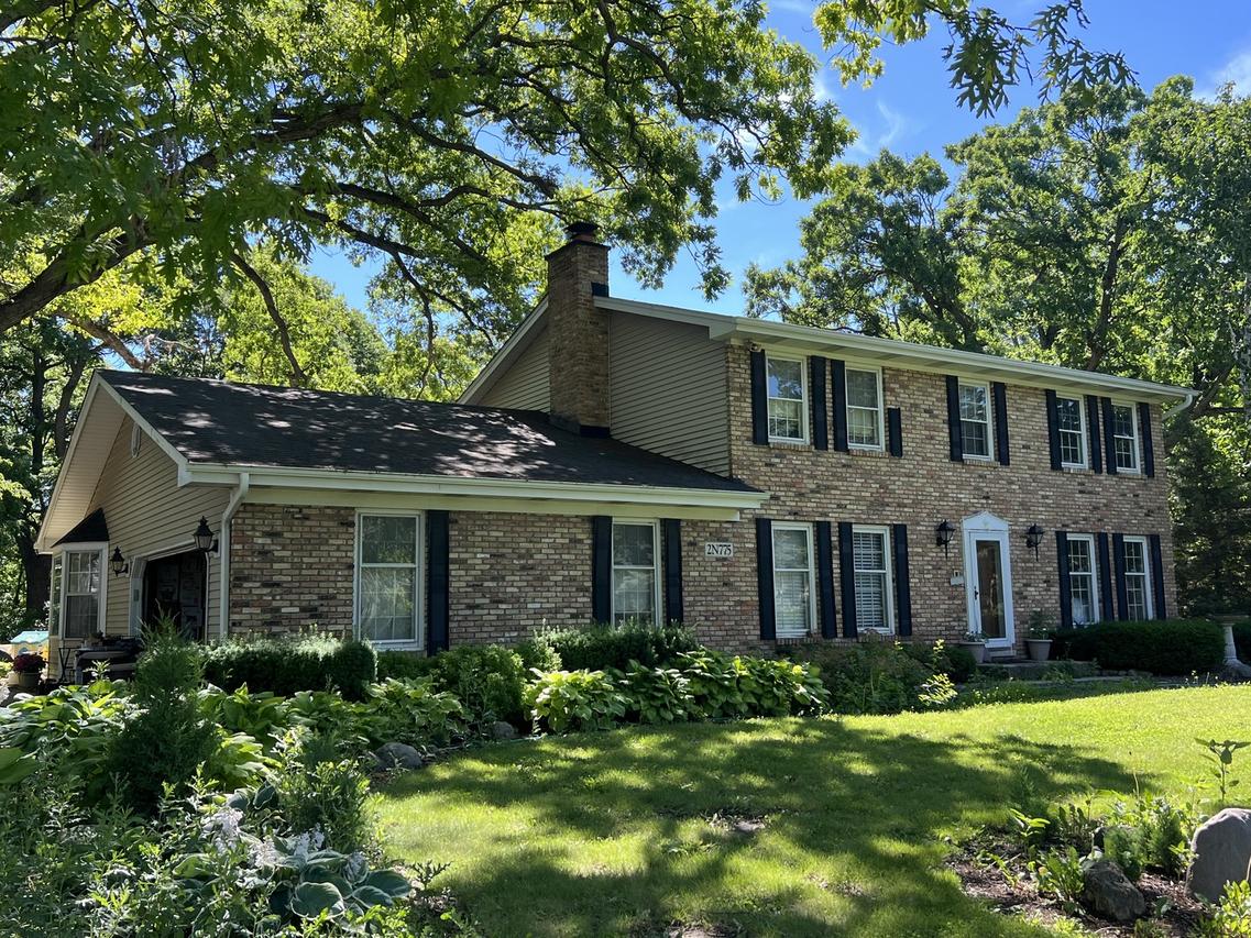 2N775 Wayne Oaks Ln., West Chicago, IL 60185