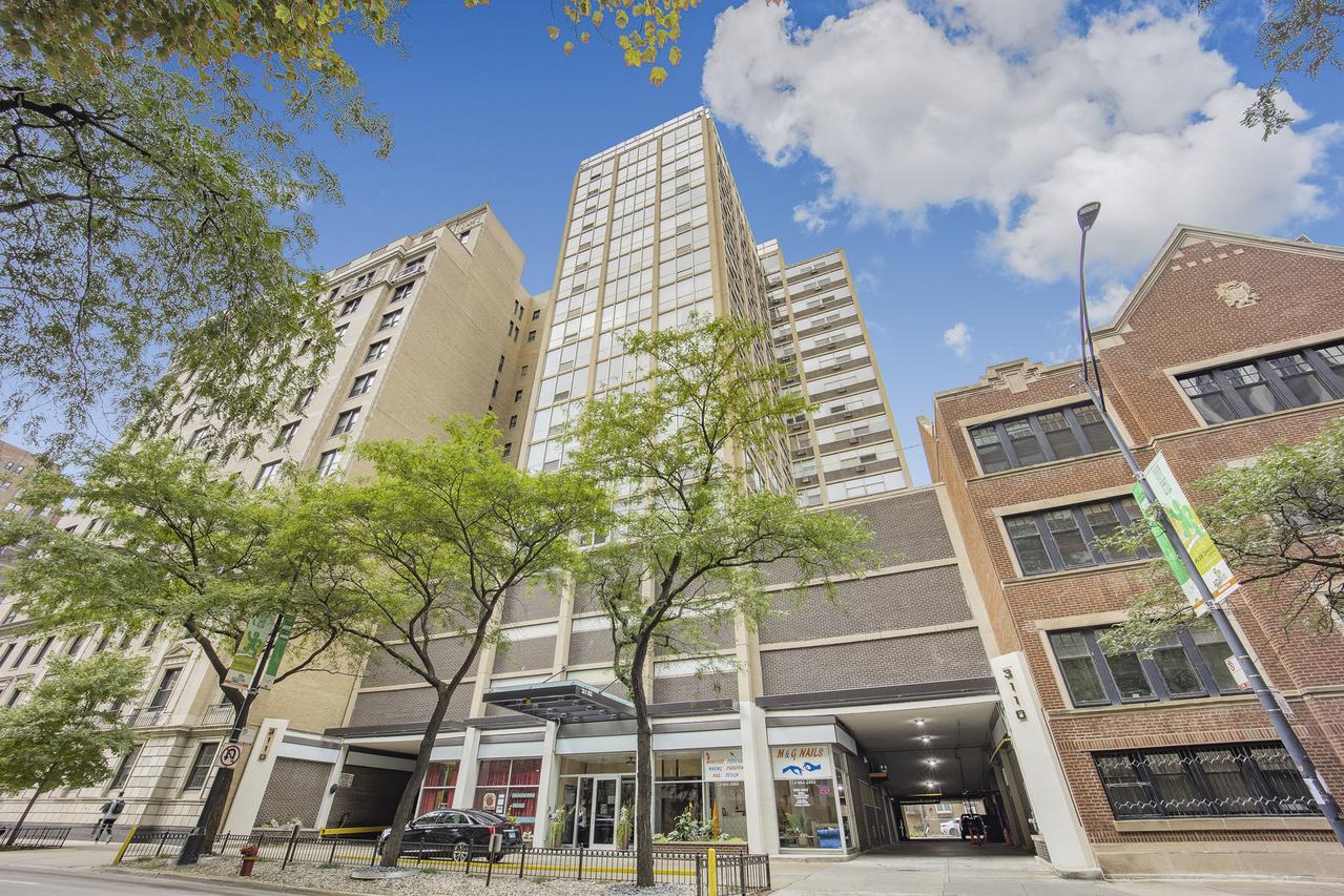 3110 N Sheridan Rd. #1607, Chicago, IL 60657