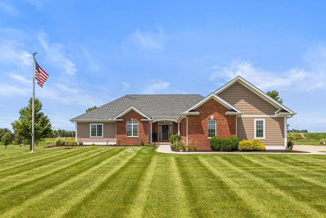 724 N County Road 2175 Rd., Champaign, IL 61822