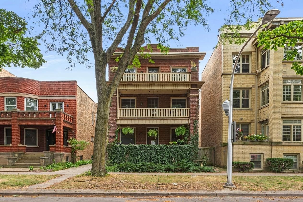 1347 W Granville Ave., Chicago, IL 60660