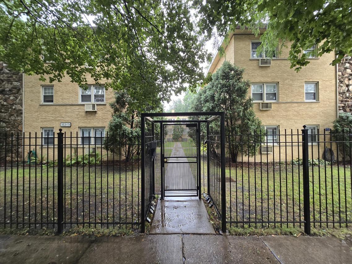 1819 W Touhy Ave. #4, Chicago, IL 60626