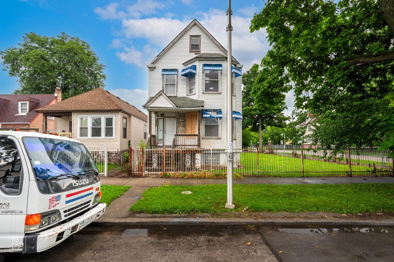 6955 S Honore St., Chicago, IL 60636