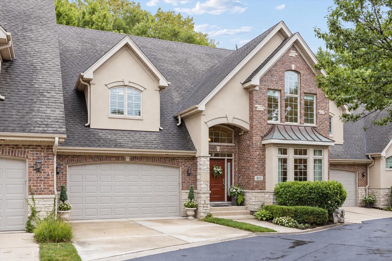 411 Skipping Stone Ln., Hinsdale, IL 60521