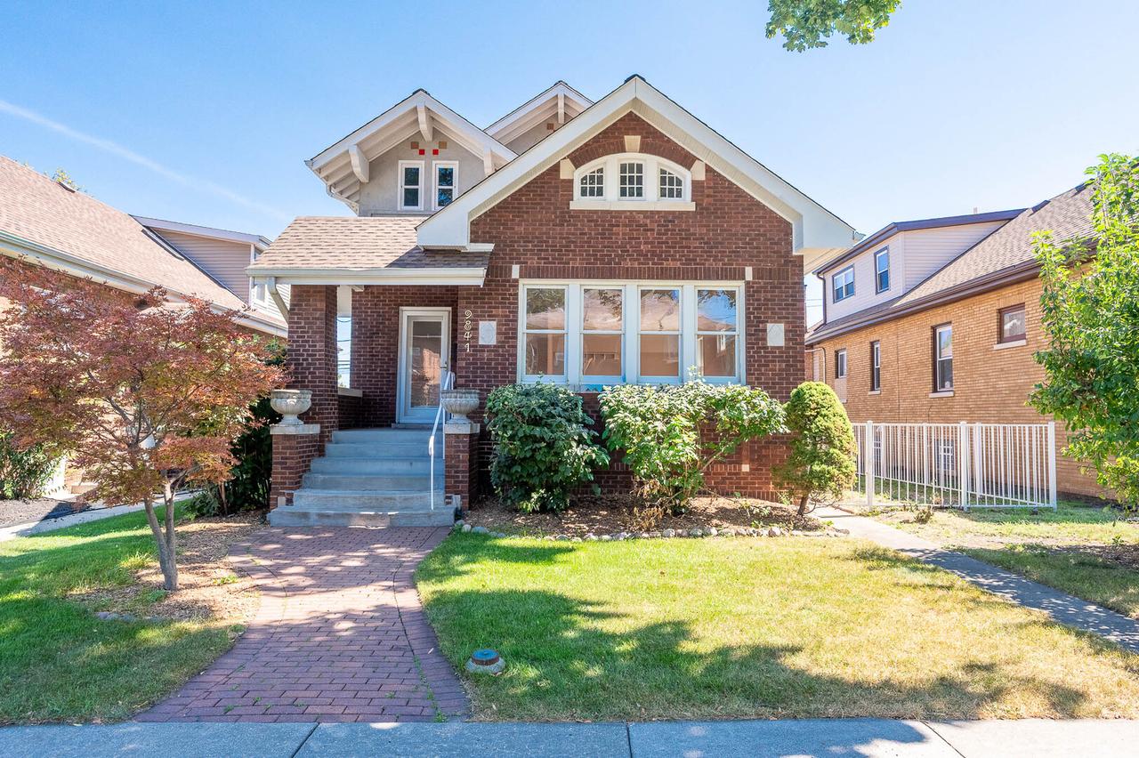 9841 S Hoyne Ave., Chicago, IL 60643