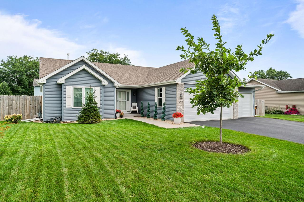 749 Oxford Dr., Byron, IL 61010