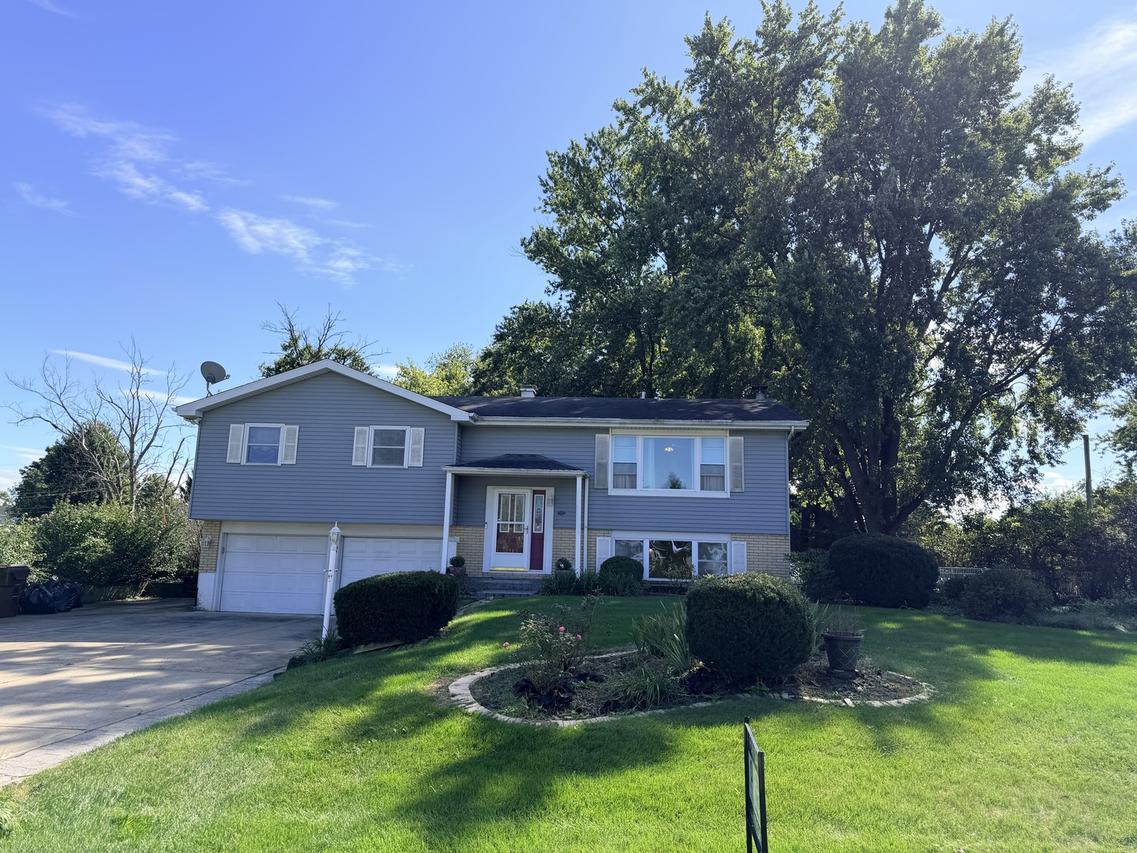 828 Regent St., New Lenox, IL 60451
